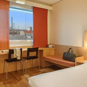 *** Otel Ibis Messe Avusturya