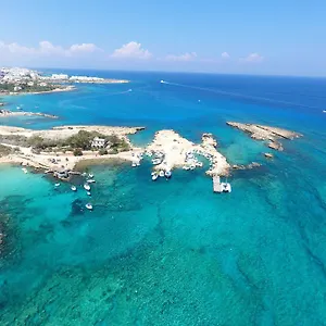 Apartment Thalassa Court Sandy Beach