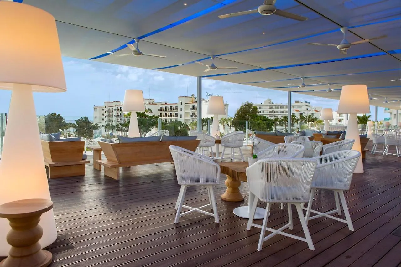 Odessa Beach Hotel Протарас